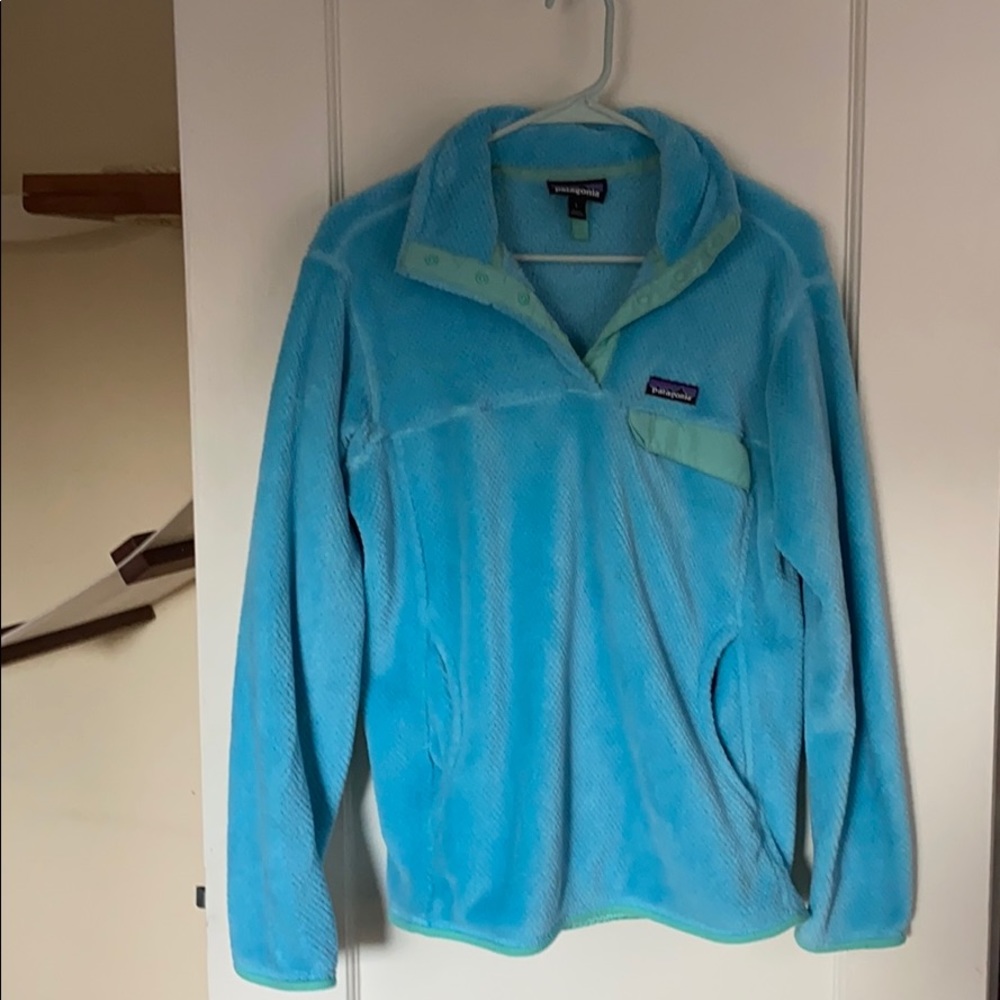 Patagonia aqua blue W re-tool snap-t sweater.